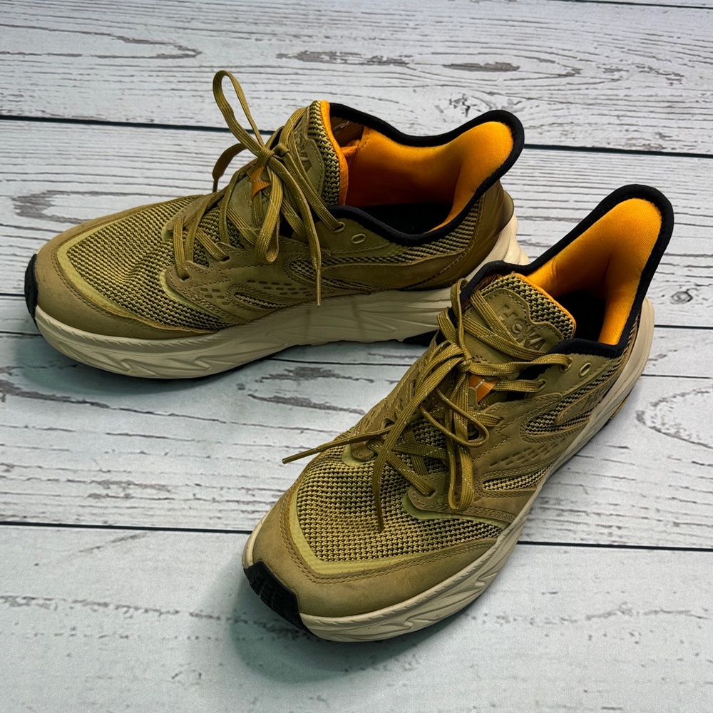 Men's HOKA Shoes Size 9D